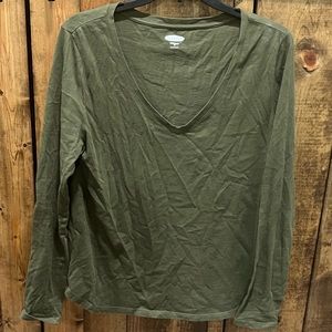 Lightweight v-neck shirt
